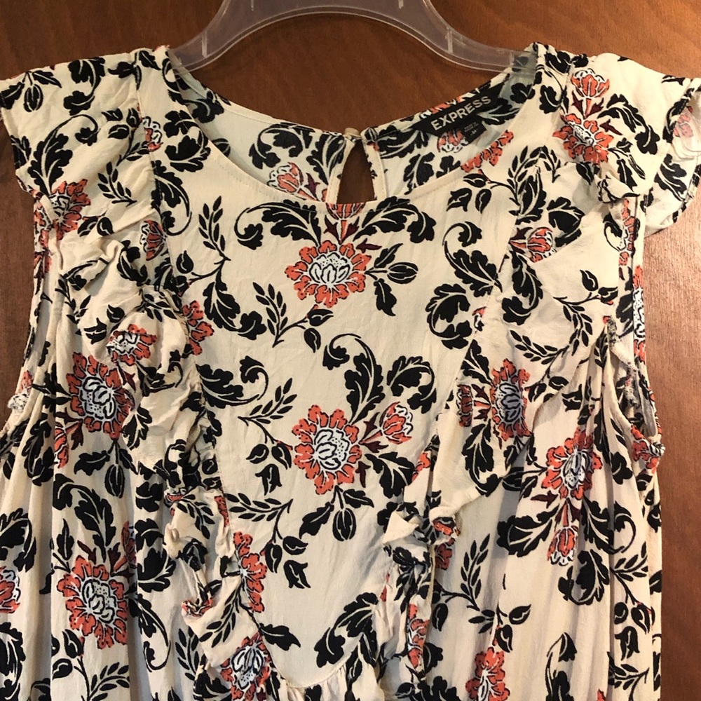 Express Ruffle Front Flutter Sleeve Romper - Picture 2 of 7